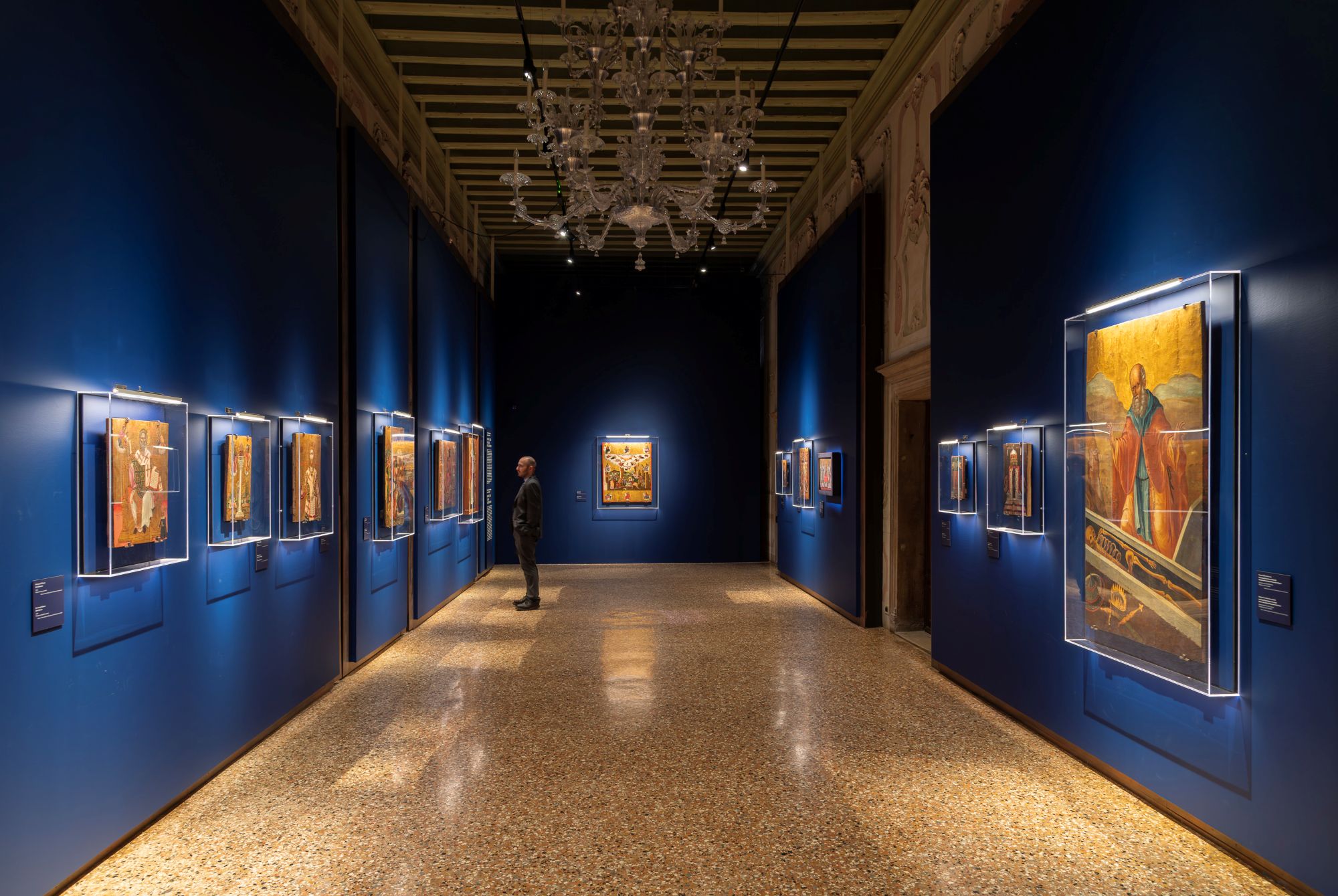 Mostra l'oro dipinto