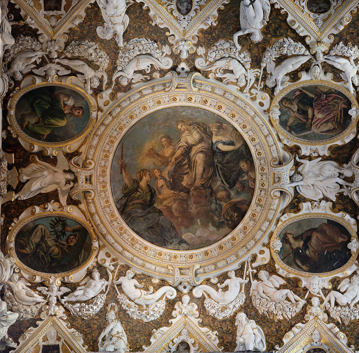 Soffitto della Sala delle Quattro porte