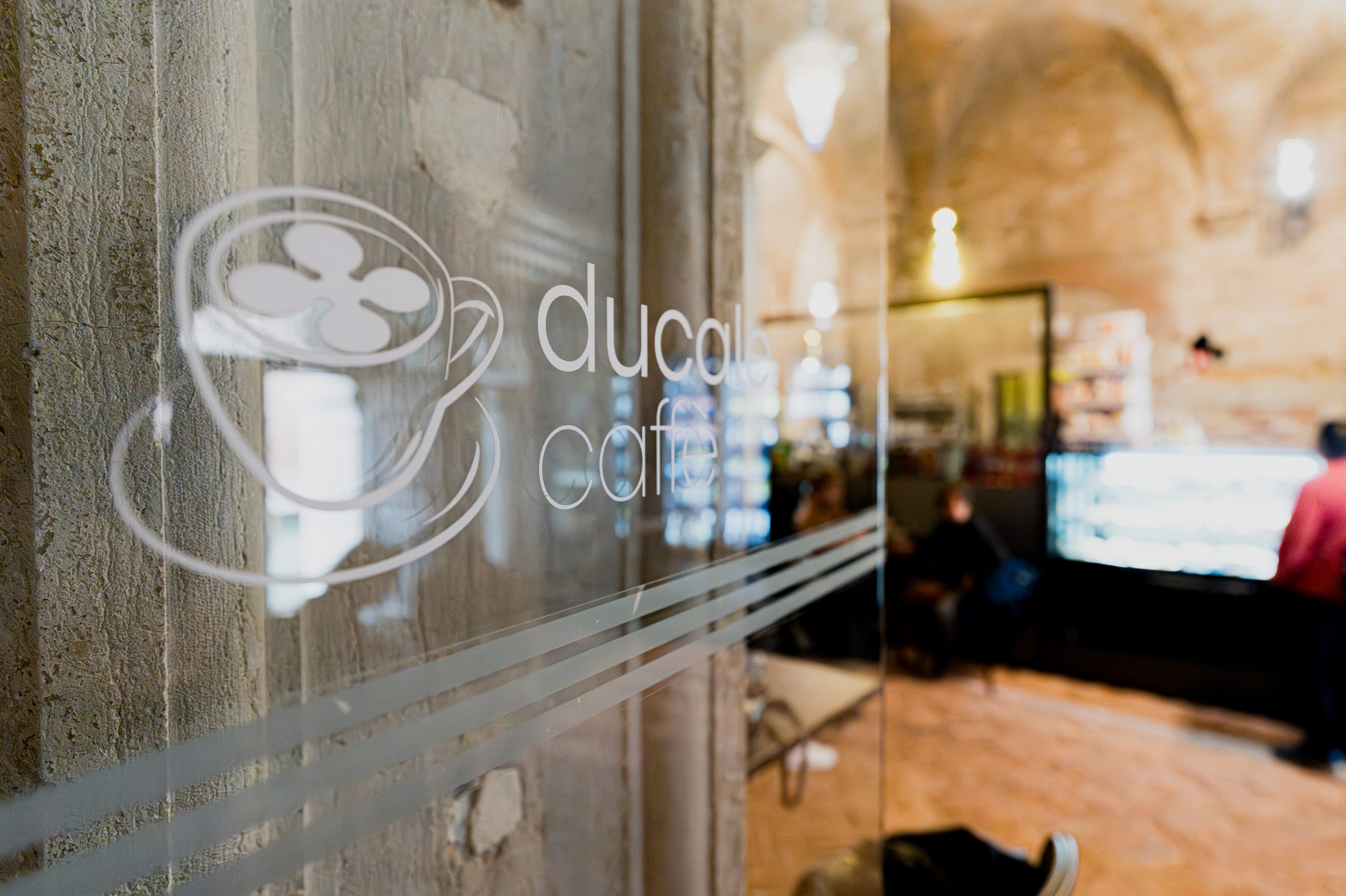 porta del caffè di palazzo ducale